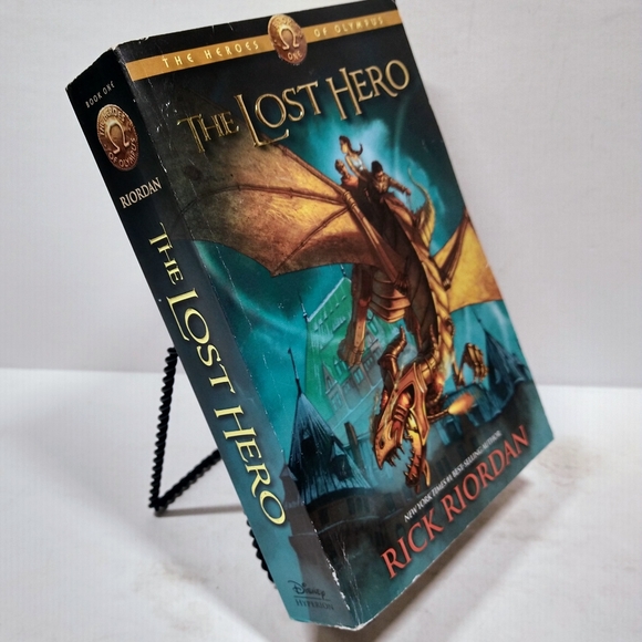 The Heroes Of Olympus Book #1 The Lost Hero By Rick Riordan Softcover - Picture 2 of 3